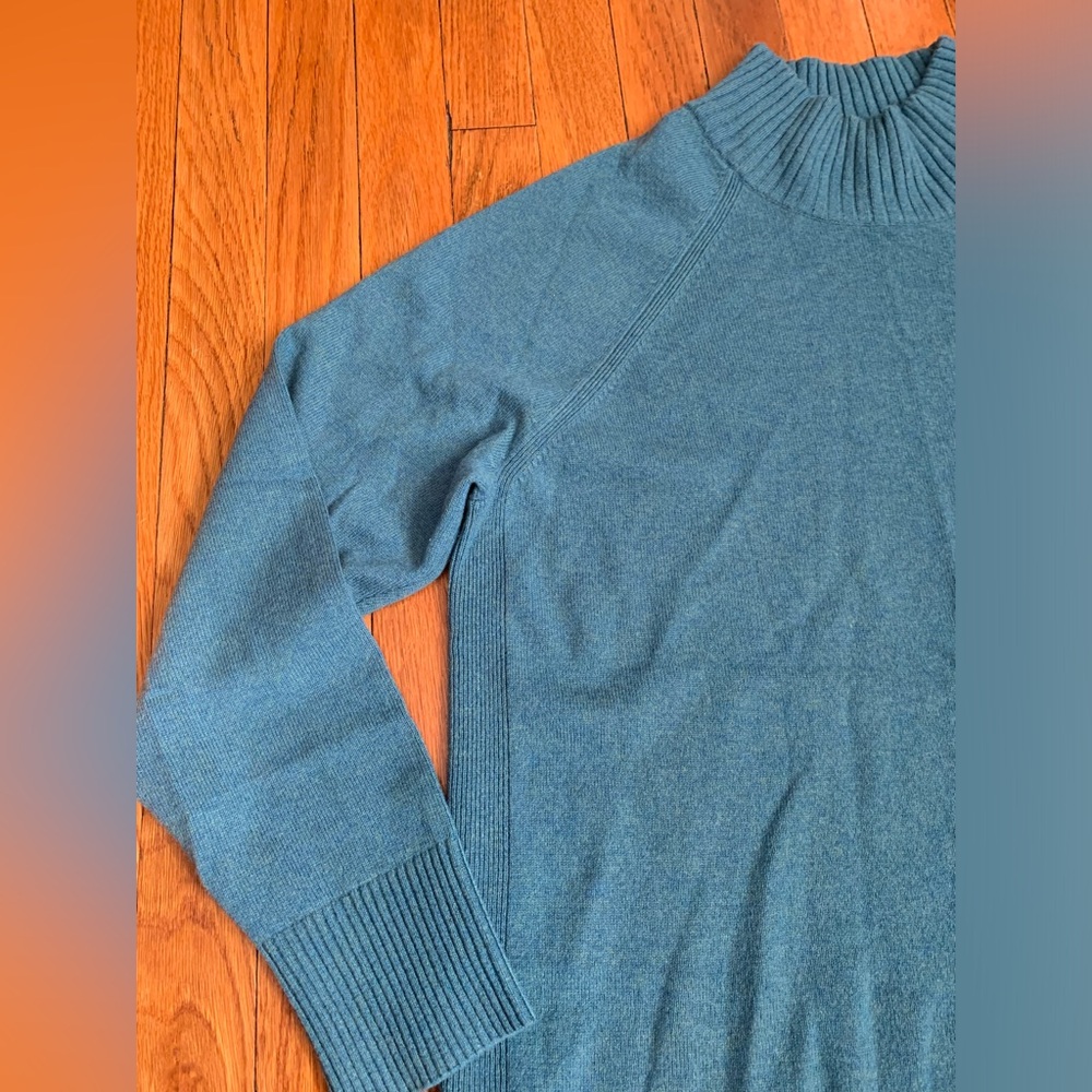 L.L. Bean women’s classic cashmere sweater relaxed mock neck size L - Picture 2 of 11